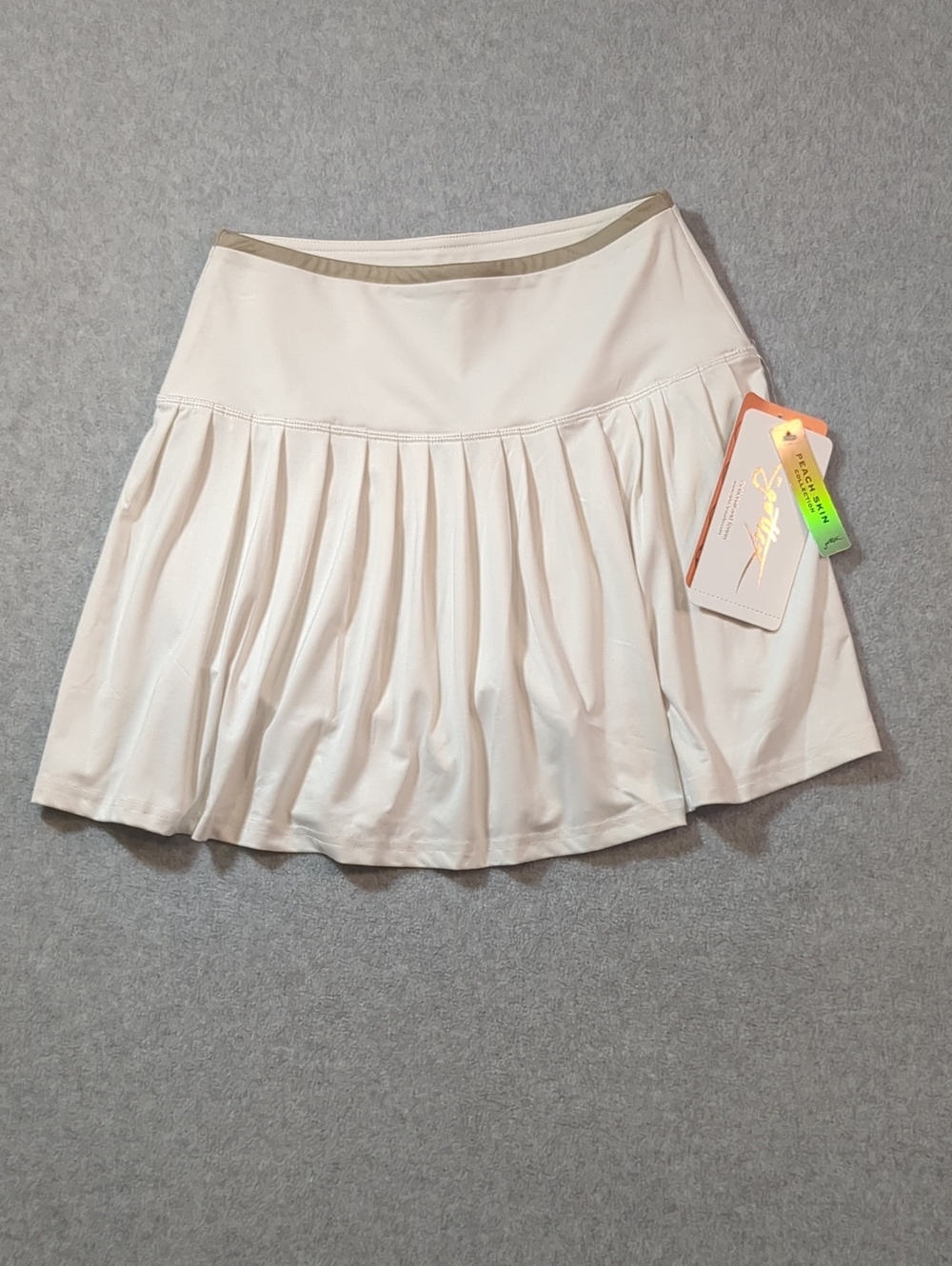 NWT Gottex Cream Pleated Tennis Skirt  & Contrast Trim & Built In Shorts, Small